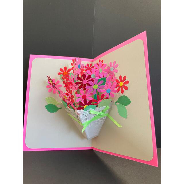 花束が飛び出すメッセージカード　ピンク ハンドメイドの文具/ステーショナリー(カード/レター/ラッピング)の商品写真
