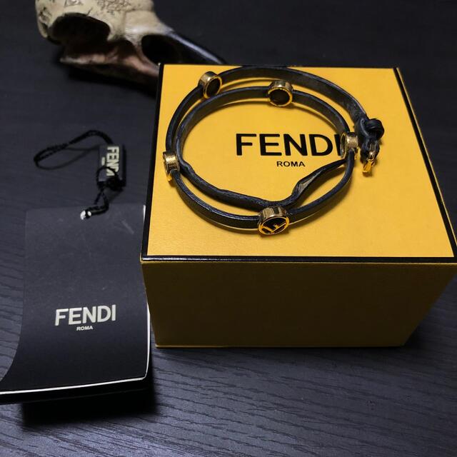 本日限定価格❗️FENDI - F チョーカー 本革 レア商品✴︎