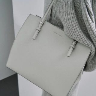 チャールズアンドキース(Charles and Keith)のレザートート(トートバッグ)