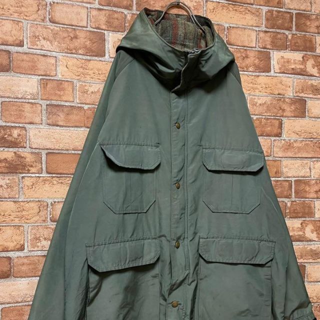 WOOLRICH(ウールリッチ)のウールリッチ　白タグ　マウンテンパーカー　ジップアップジャケット　モスグリーン メンズのジャケット/アウター(マウンテンパーカー)の商品写真