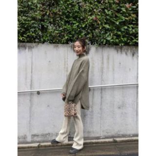 マウジー(moussy)のmoussy カラーリブニットパンツ(カジュアルパンツ)