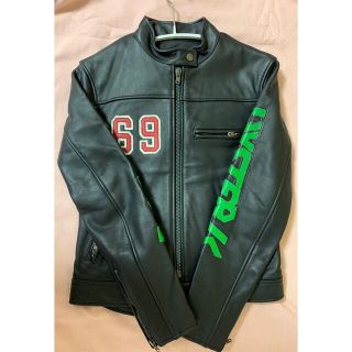 ヒステリックグラマー(HYSTERIC GLAMOUR)の新品★ヒスのライダース、グリーンのロゴに首ったけ❤️✨キラリーン‼️(ライダースジャケット)