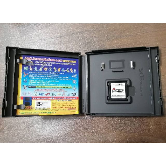 ニンテンドーDS(ニンテンドーDS)のポケットモンスター　ホワイト　DS エンタメ/ホビーのゲームソフト/ゲーム機本体(携帯用ゲームソフト)の商品写真