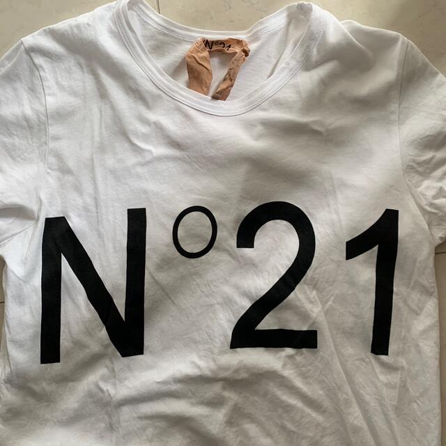 N°21(ヌメロヴェントゥーノ)のN°21 ヌメロヴェントゥーノ　ロゴ　Tシャツ レディースのトップス(Tシャツ(半袖/袖なし))の商品写真