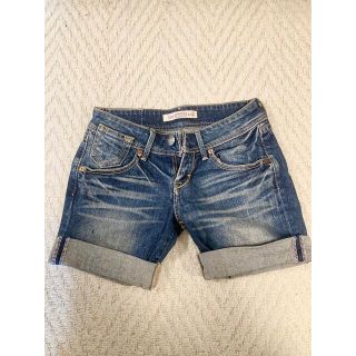 リーバイス(Levi's)の美品　リーバイス　デニムショートパンツ　24インチ(デニム/ジーンズ)