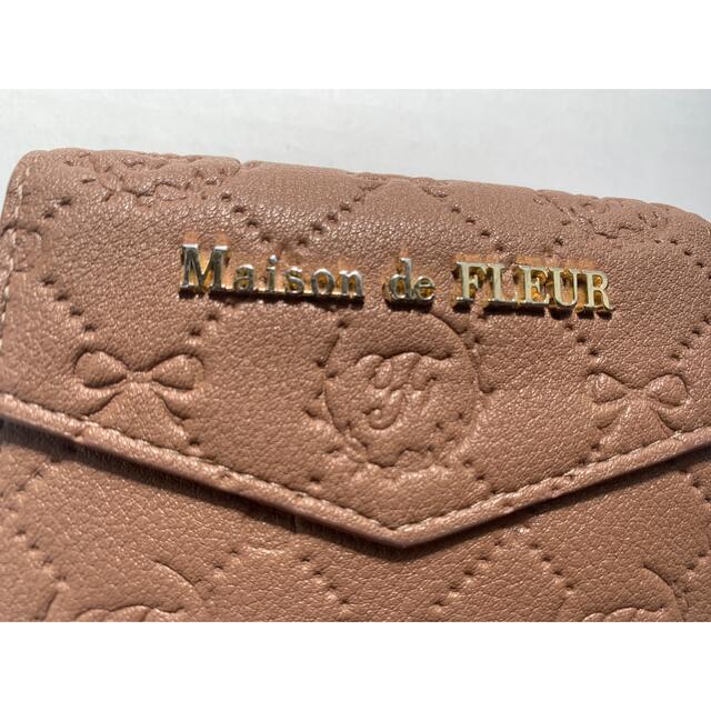 Maison de FLEUR(メゾンドフルール)のMaison de FLEUR モノグラム　ミニ　ウォレット　ゴールド　財布 レディースのファッション小物(財布)の商品写真