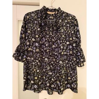 ユニクロ(UNIQLO)のPAUL & JOE 花柄トップス(シャツ/ブラウス(長袖/七分))