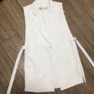 ザラ(ZARA)のZARA スリット入りジレ(ベスト/ジレ)