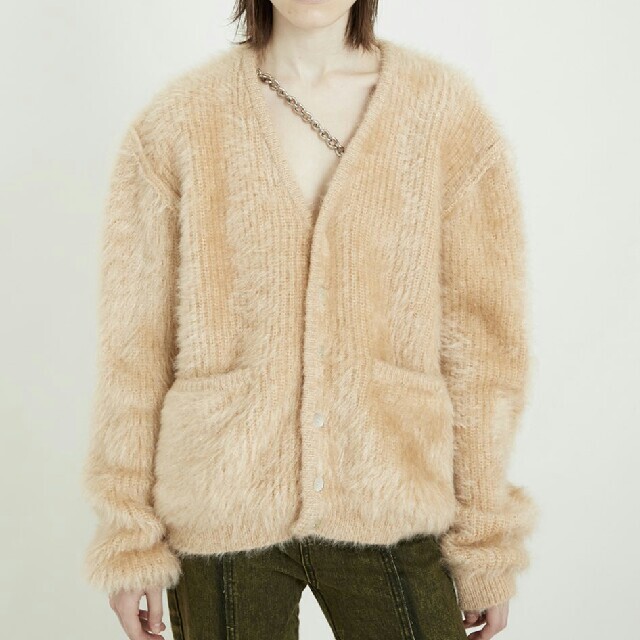 TOGA(トーガ)のVIAVANDA BIG SHAGGY KNIT　ベージュ レディースのトップス(カーディガン)の商品写真