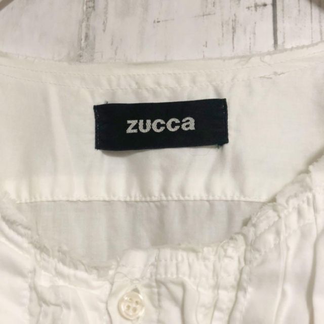 ZUCCa(ズッカ)のZUCCA　ズッカ　白ブラウス　フリル　ホワイト レディースのトップス(シャツ/ブラウス(長袖/七分))の商品写真