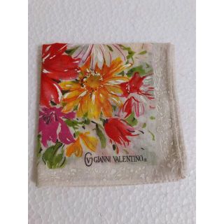 ジャンニバレンチノ(GIANNI VALENTINO)のジャンニバレンチノ 華やか 花柄 ハンカチ GIANNI VALENTINO(ハンカチ)