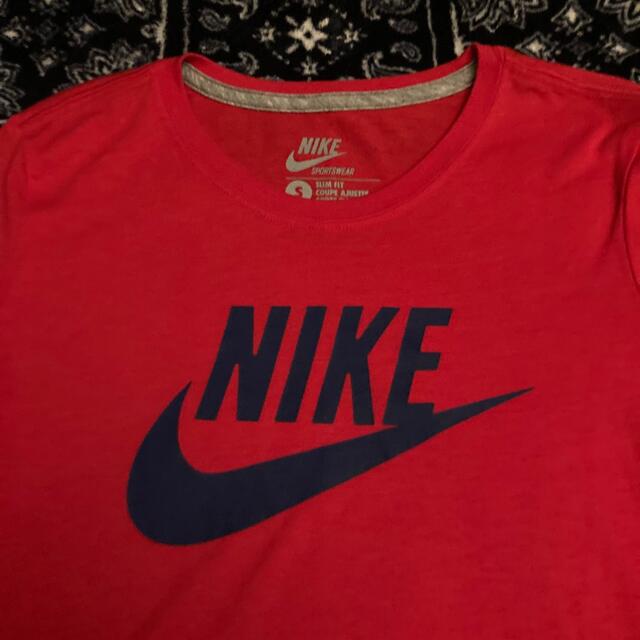 NIKE(ナイキ)の美品大人気 NIKE ナイキ Tシャツ レディース 赤 S レッド 定番ロゴ レディースのトップス(Tシャツ(半袖/袖なし))の商品写真