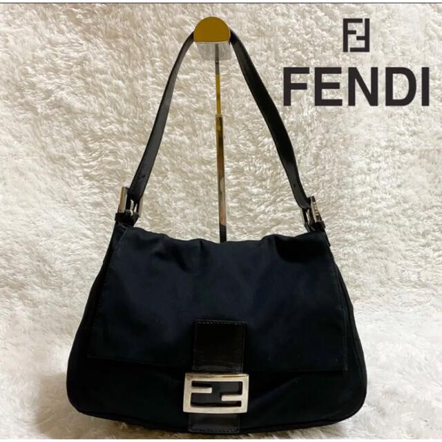 FENDI(フェンディ)の美品！　FENDI  ショルダーバッグ　マンマバケット　ブラック　FF金具　 レディースのバッグ(ショルダーバッグ)の商品写真