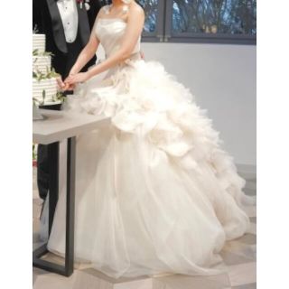 Vera Wang(ウェディングドレス)のフリマアイテム一覧 Vera Wang(ウェディングドレス)のフリマアイテム一覧
