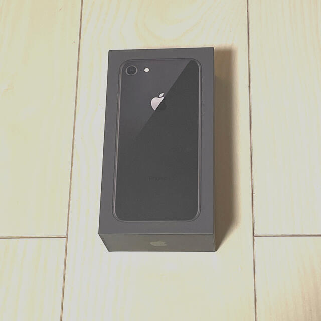 iPhone(アイフォーン)のiPhone8 箱　純正アダプタ付き スマホ/家電/カメラのスマホアクセサリー(その他)の商品写真