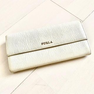 ミュウミュウ(miumiu)の【人気】新生活に！FURLA ホワイト 長財布 上品 エレガント レザー(財布)