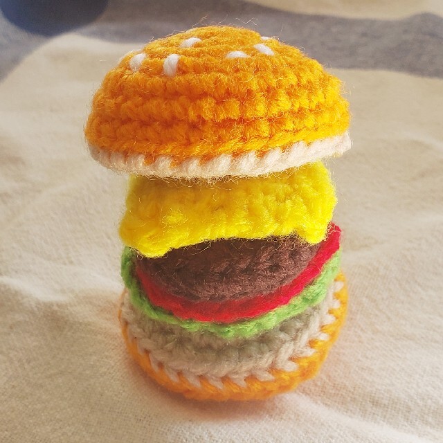 種類豊富な品揃え アクリルたわし ハンバーガー 編みぐるみ