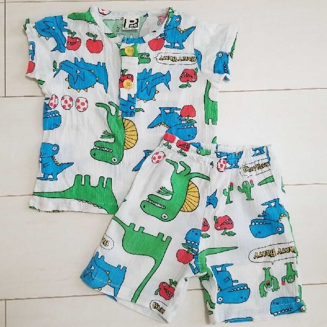 PARTYPARTY(パーティーパーティー)のパジャマ キッズ/ベビー/マタニティのベビー服(~85cm)(パジャマ)の商品写真