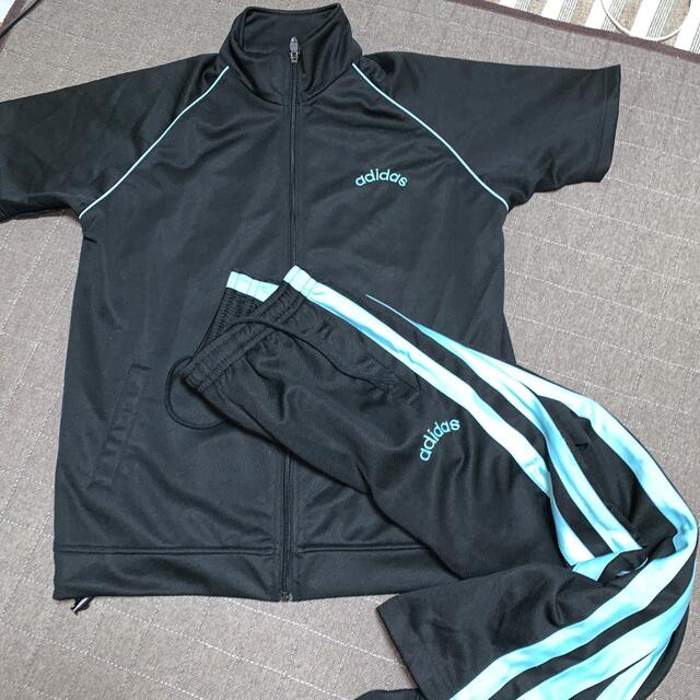 登場! adidasの上下トレーニングウェア(黒ピンク)