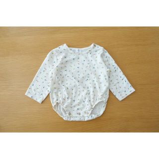 ザラキッズ(ZARA KIDS)のzara baby テクスチャー入り生地 フラワー ロンパース (ロンパース)