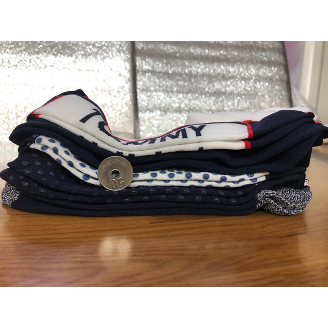 TOMMY HILFIGER(トミーヒルフィガー)の 新品トミーヒルフィガーTOMMY HILFIGERレディース5足セット410 レディースのレッグウェア(ソックス)の商品写真