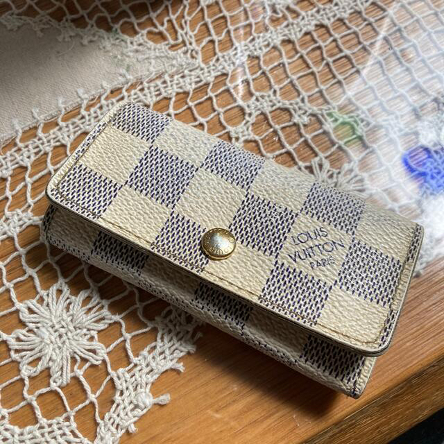 LOUIS VUITTON(ルイヴィトン)の【1週間限定値引き】ルイヴィトン　ダミエアズール　キーケース　4連 メンズのファッション小物(キーケース)の商品写真