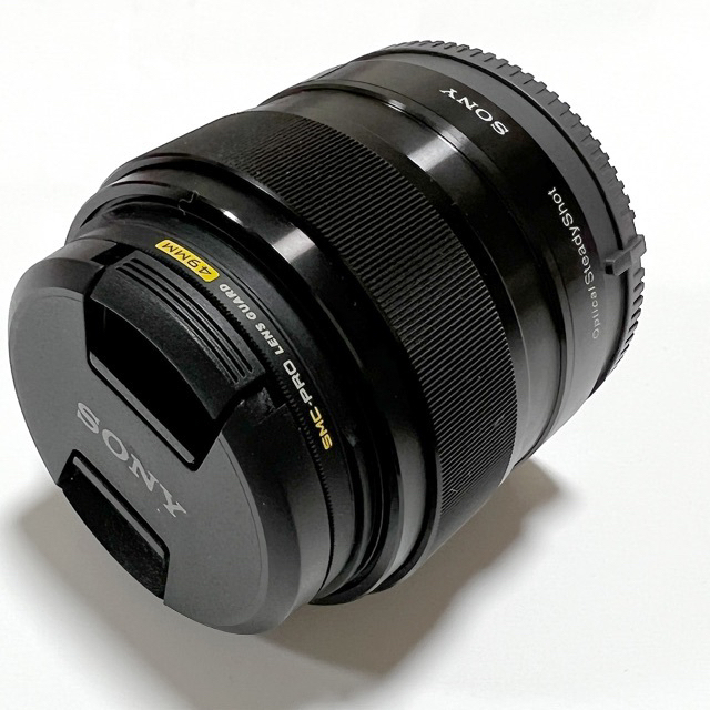 SONY(ソニー)の保証有 SONY E 35mm F1.8 OSS SEL35F18 APS-C スマホ/家電/カメラのカメラ(レンズ(単焦点))の商品写真