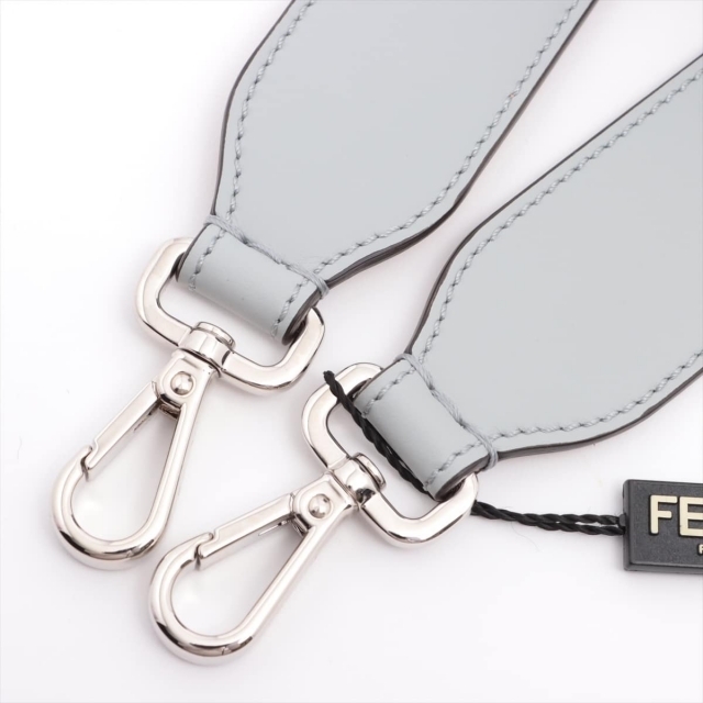 FENDI(フェンディ)のフェンディ ストラップユー レザー  グレー ユニセックス その他アクセサ レディースのアクセサリー(その他)の商品写真