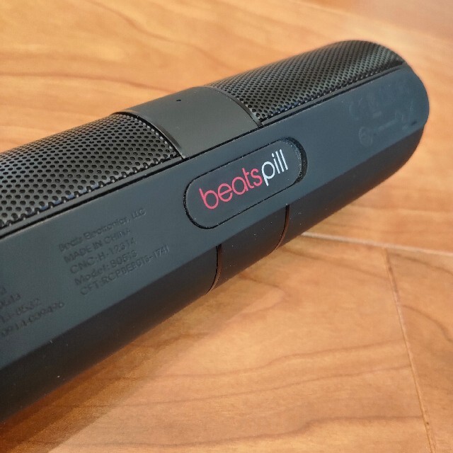 Beats by Dr Dre(ビーツバイドクタードレ)のbeats pill 2.0 Bluetoothスピーカー スタンド付き スマホ/家電/カメラのオーディオ機器(スピーカー)の商品写真