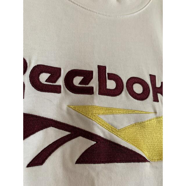 Reebok(リーボック)のused Reebok 刺繍ロゴTシャツ メンズのトップス(Tシャツ/カットソー(半袖/袖なし))の商品写真