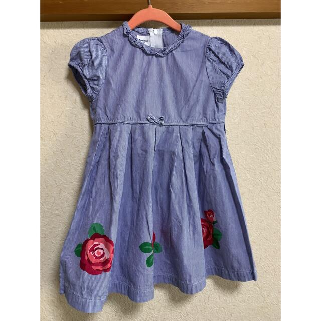 familiar(ファミリア)のファミリア ワンピース 薔薇 110cm キッズ/ベビー/マタニティのキッズ服女の子用(90cm~)(ワンピース)の商品写真