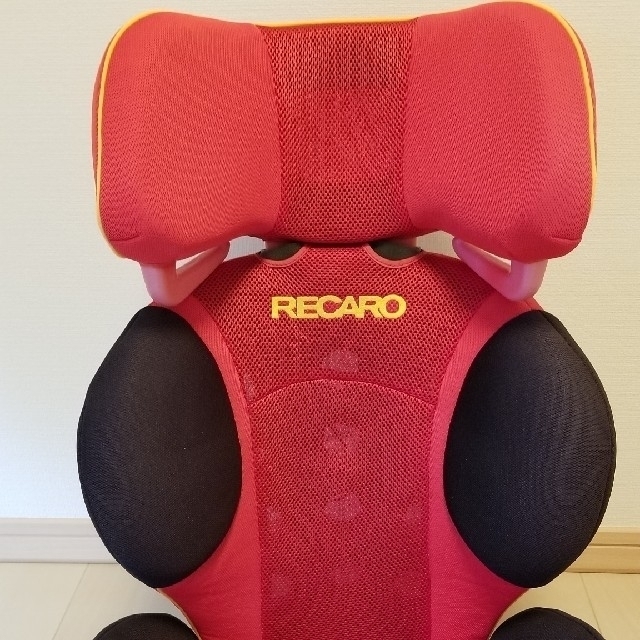 RECARO(レカロ)のレカロ　ジュニアシート　 スタート アールワン　カラー：スクーデリアレッド キッズ/ベビー/マタニティの外出/移動用品(自動車用チャイルドシート本体)の商品写真