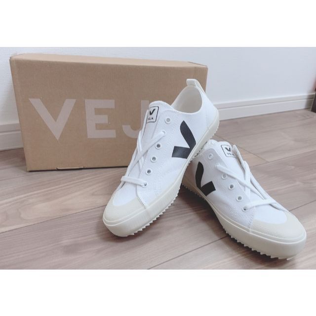 VEJA NOVA CANVAS WHITE_BLACK (NA011537B)