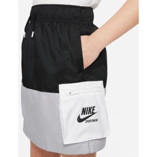 ナイキ(NIKE)の新品 NIKE ナイキ ウーブン バイカラー  スカート(スカート)