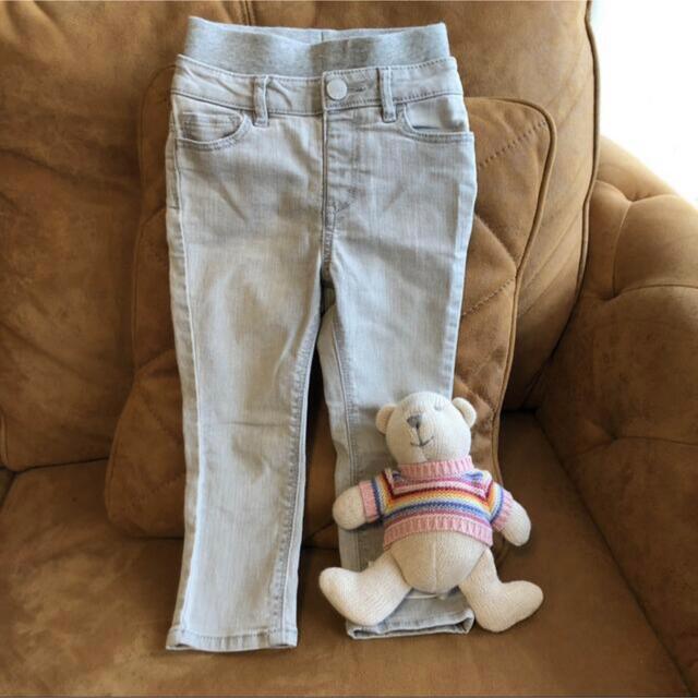 babyGAP(ベビーギャップ)のbabyGAP♡スキニーカラーデニム 95 ライトグレー お値下げ中 キッズ/ベビー/マタニティのキッズ服女の子用(90cm~)(パンツ/スパッツ)の商品写真