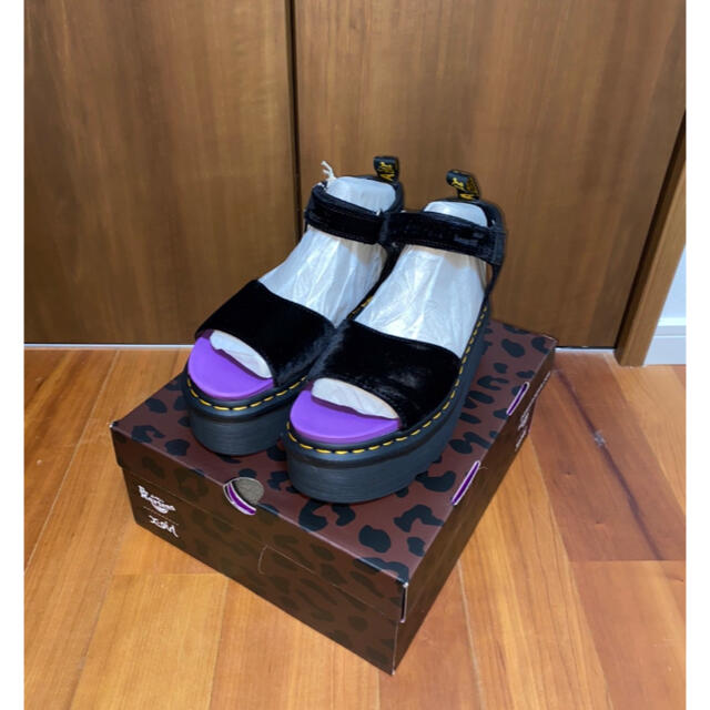 X-girl(エックスガール)のDr.Martens X-GIRL コラボモデル ストラップ サンダル ブラック レディースの靴/シューズ(サンダル)の商品写真