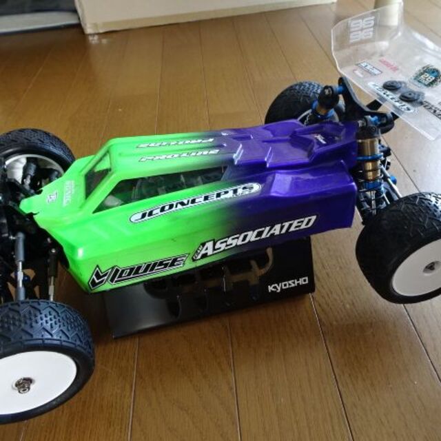 1dx mk2　Associated B74 サーボ、ESC、モーター付き