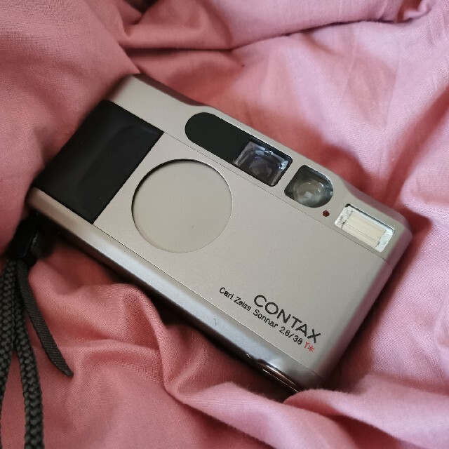 CONTAX T2 スマホ/家電/カメラのカメラ(フィルムカメラ)の商品写真