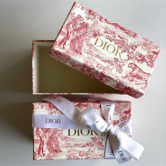 Dior(ディオール)の【新品未使用／値下】DIOR 箱 ボックス リボン付き／2個セット インテリア/住まい/日用品のオフィス用品(ラッピング/包装)の商品写真