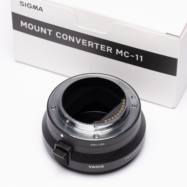 SIGMA(シグマ)の【美品】SIGMA MOUNT CONVERTER MC-11 EF→E スマホ/家電/カメラのカメラ(ミラーレス一眼)の商品写真