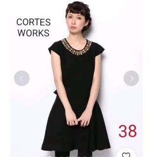 コルテスワークス(CORTES WORKS)の【美品】 訳あり CORTES WORKS ビジューネックフィット＆フレアOP(ひざ丈ワンピース)