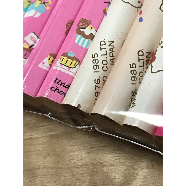 サンリオ(サンリオ)の💕未使用品💕鉛筆　赤鉛筆　大量　セット　サンリオ　26本　えんぴつ エンタメ/ホビーのアート用品(鉛筆)の商品写真