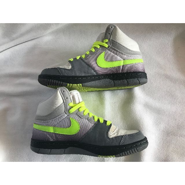 NIKE(ナイキ)のNike COURT FORCE HI BASIC 25.5cm メンズの靴/シューズ(スニーカー)の商品写真