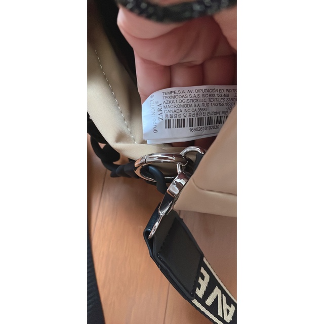 ZARA(ザラ)のZARA ショルダーバッグ　ロゴバッグ　ミニバッグ レディースのバッグ(ショルダーバッグ)の商品写真