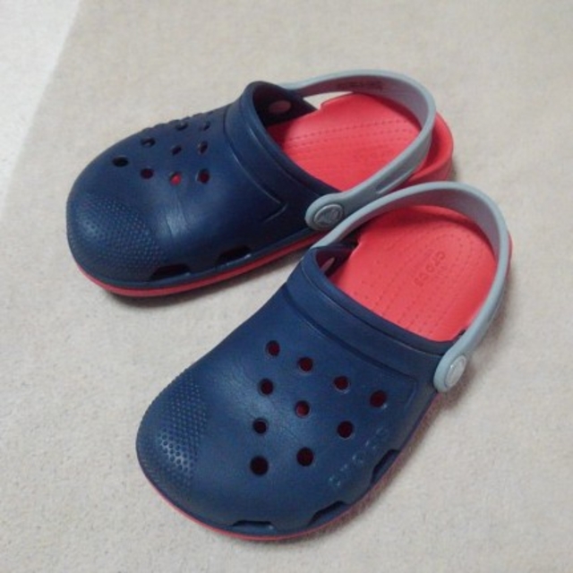 crocs(クロックス)のクロックス　キッズ　C13　19㎝ キッズ/ベビー/マタニティのキッズ靴/シューズ(15cm~)(サンダル)の商品写真