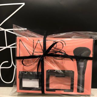 ナーズ(NARS)のマキ様専用　NARS   オン　ザ　グロー　トラベルチークセット(チーク/フェイスブラシ)