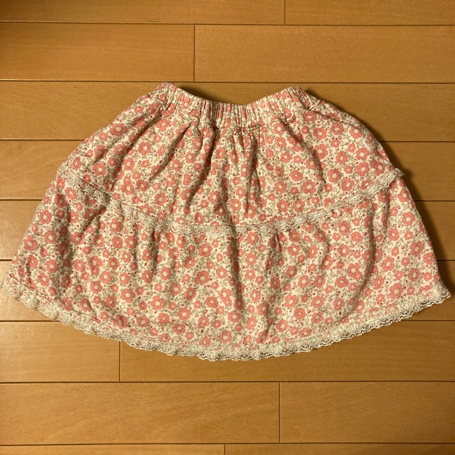 キッズスカート　(ピンク花柄) 110 キッズ/ベビー/マタニティのキッズ服女の子用(90cm~)(スカート)の商品写真