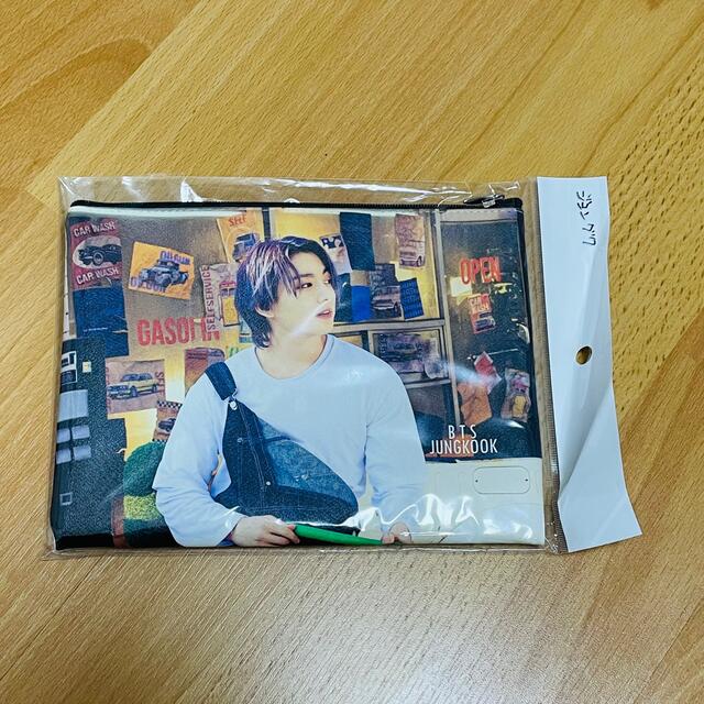 防弾少年団(BTS)(ボウダンショウネンダン)のBTS  ジョングク　ポーチ エンタメ/ホビーのCD(K-POP/アジア)の商品写真