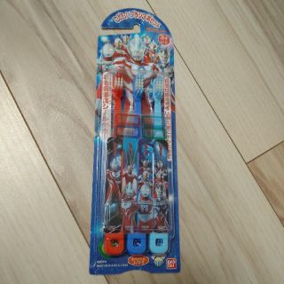 バンダイ(BANDAI)のウルトラマン★こどもハブラシ3本セット(歯ブラシ/歯みがき用品)