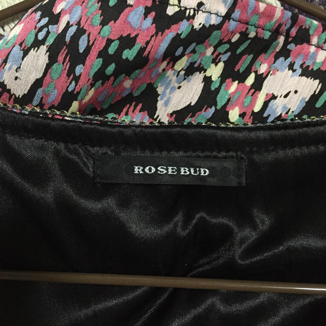 ROSE BUD(ローズバッド)のROSEBUD【美品】花柄ロンパース レディースのパンツ(オールインワン)の商品写真